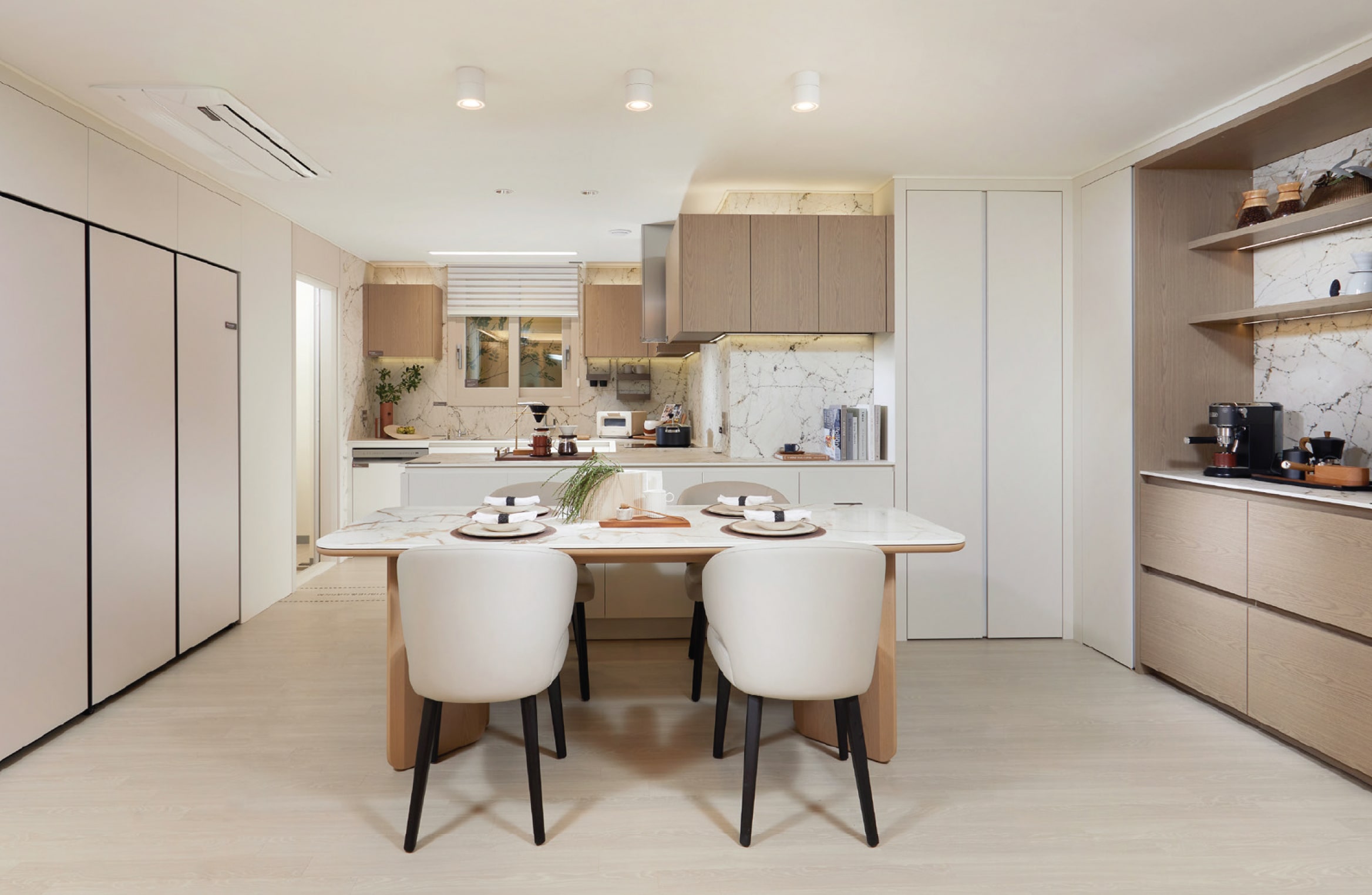 interior_dining_02.jpg